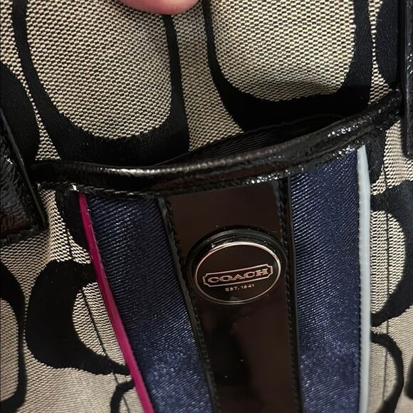 Coach Khaki Signature Striped Satchel Bag in New condition (missing long strap) - Picture 4 of 13